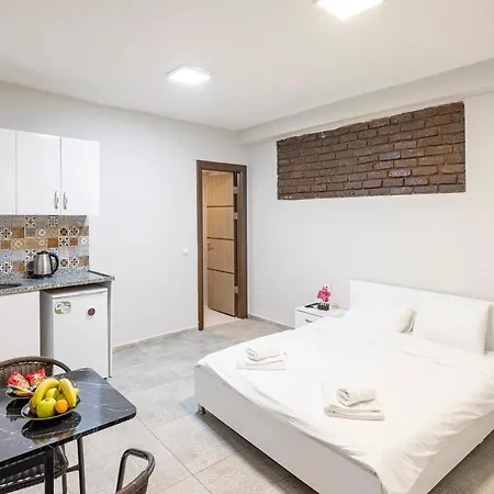 アパートホテル Red Tent 90 *