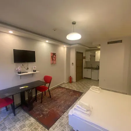Red Tent 90 Aparthotel *
